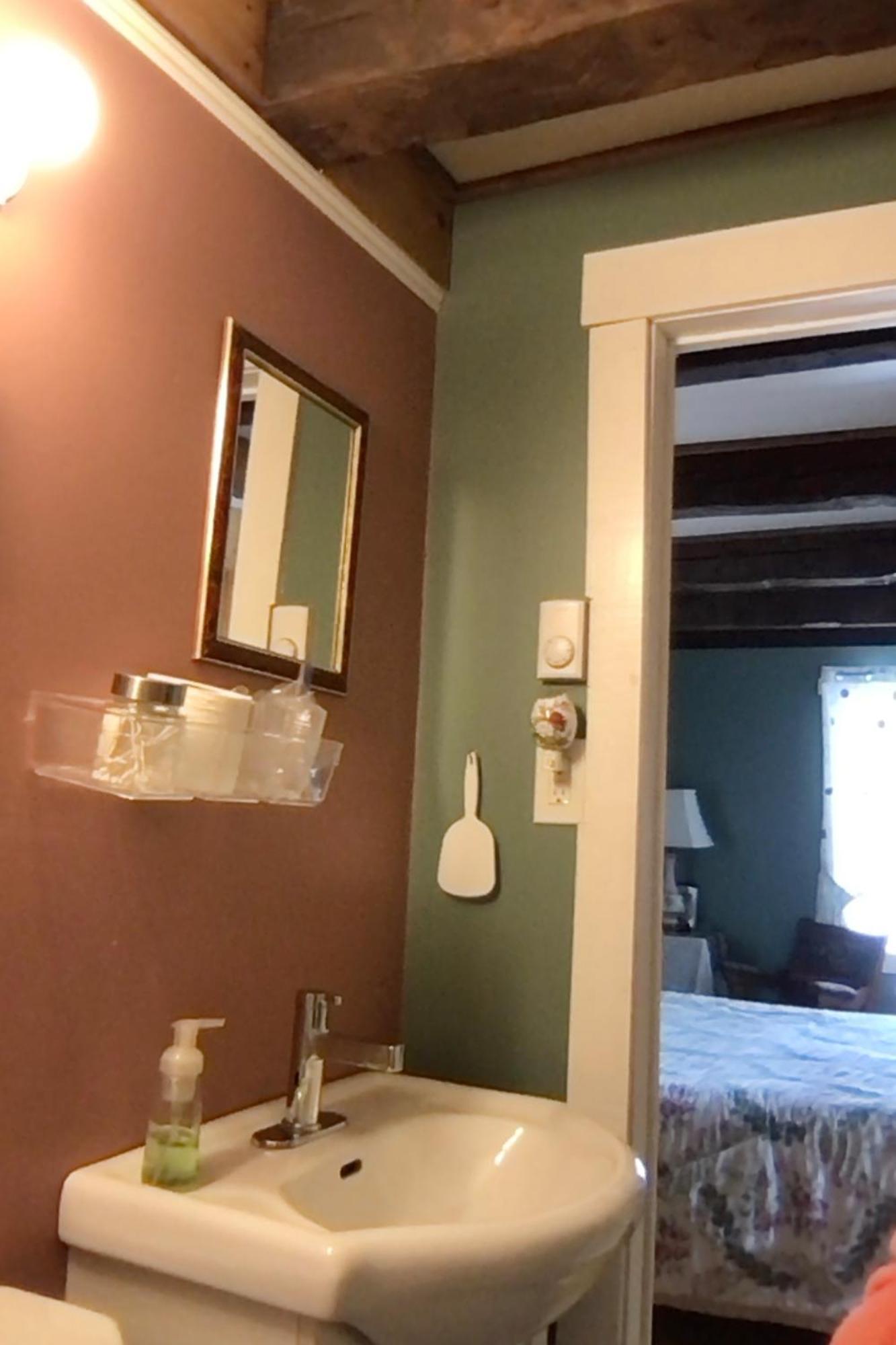 Mountainview Solitude Inn Riverside Chambre photo